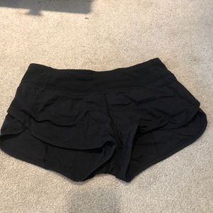 black ivviva shorts